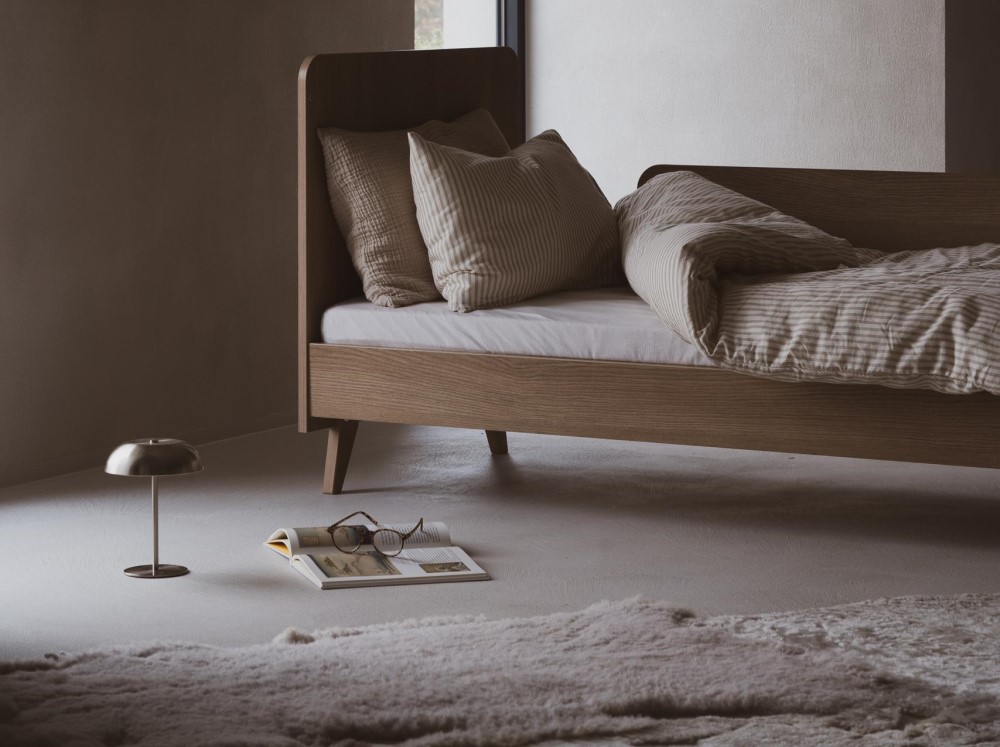 Quax prestaviteľná postieľka so zábranou loft